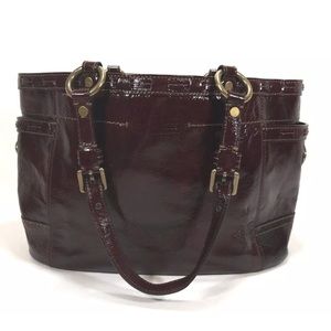 BLACK Coach glossy patent leather turnlock bag